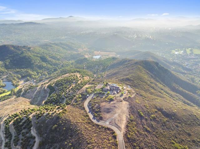 18010 Sunset Point Road, Poway CA: https://media.crmls.org/mediaz/dc0001cc-8f5b-49bf-a0a3-96c8325e1505.jpg