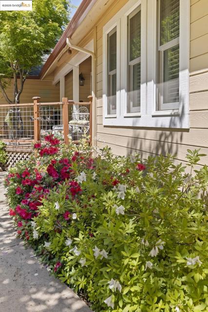 20581 Gerber Rd, Tuolumne CA: https://media.crmls.org/mediaz/dc0043c6-d6a5-4e26-bbc2-2b4d25840900.jpg
