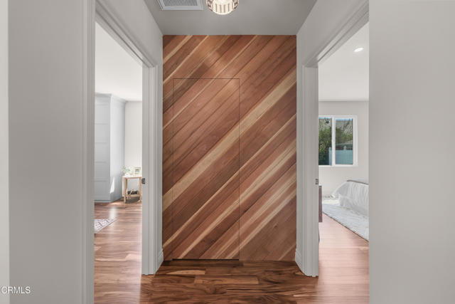 1710 N Oxford Avenue, Pasadena CA: https://media.crmls.org/mediaz/dc0043f2-67c3-4321-9d2a-f7a87f0aa3b5.jpg