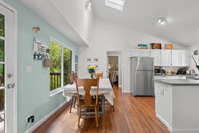 903 Redwood Drive, Aptos CA: https://media.crmls.org/mediaz/dc00c9b6-0254-45ff-829c-c7629a1bcc75.jpg