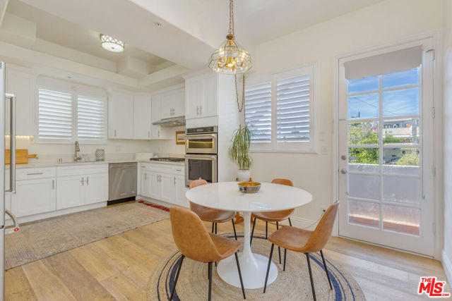 11963 Mayfield Avenue, Los Angeles CA: https://media.crmls.org/mediaz/dc01c294-1ce5-4111-809a-6aaed3fd6ce7.jpg