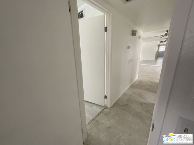 Image 11 of 26 For 425 Bradshaw Lane 63