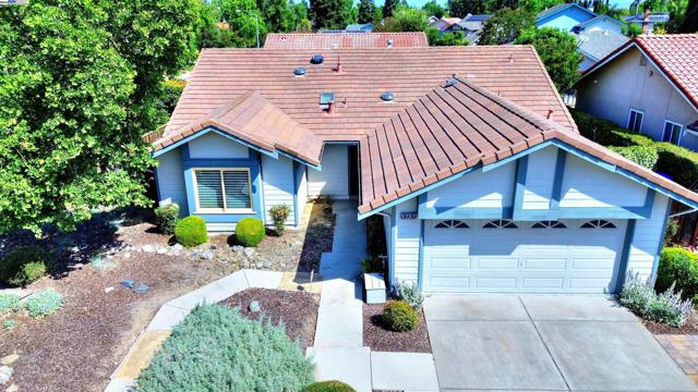 6291 Calle Fuego, Pleasanton CA: https://media.crmls.org/mediaz/dc0242c7-6269-4980-8ba4-8c28469f337d.jpg