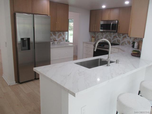 13010 Pomard Way, Poway CA: https://media.crmls.org/mediaz/dc036538-07ab-4cfd-87ce-c8b7ec4f0e94.jpg