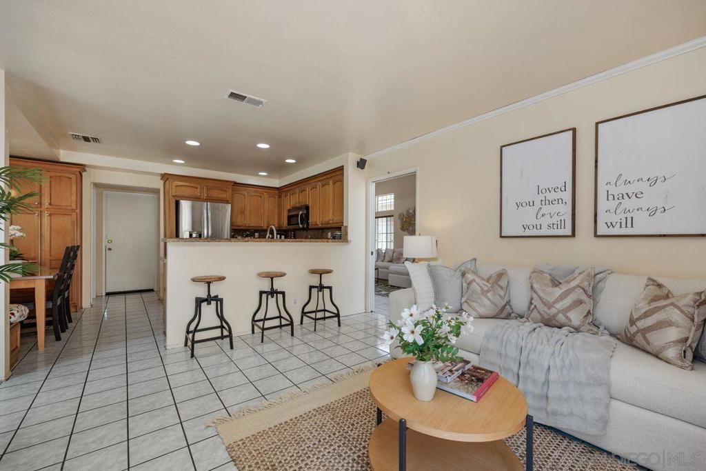 MLS #250036298SD img 10