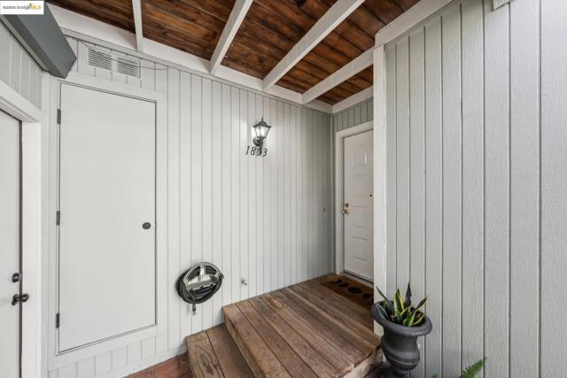 1893 Shirley Dr, Benicia CA: https://media.crmls.org/mediaz/dc039d34-fc23-4f59-a5f7-e482ffbc1852.jpg