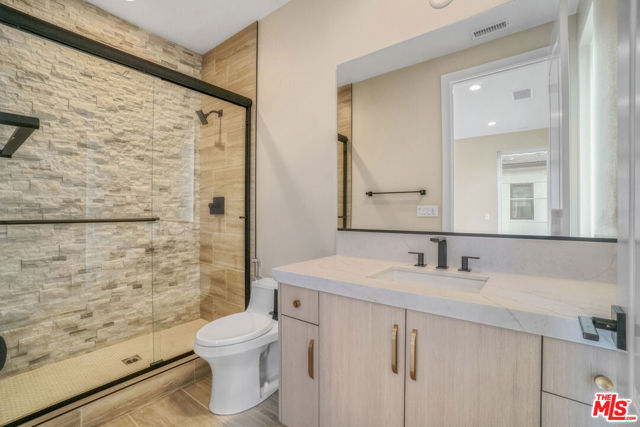 11848 N Hillsborough Lane, Porter Ranch CA: https://media.crmls.org/mediaz/dc0560d8-35f5-4004-a5d3-991b1f1c997f.jpg