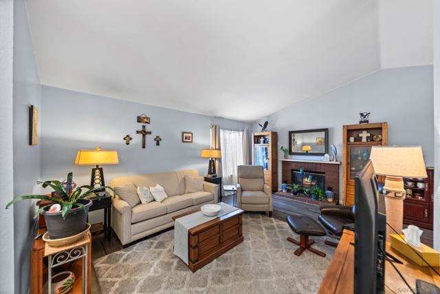 13849 Covey Quail Ln, Moreno Valley CA: https://media.crmls.org/mediaz/dc059ec7-592c-40ee-bbd4-70ad96ba4508.jpg