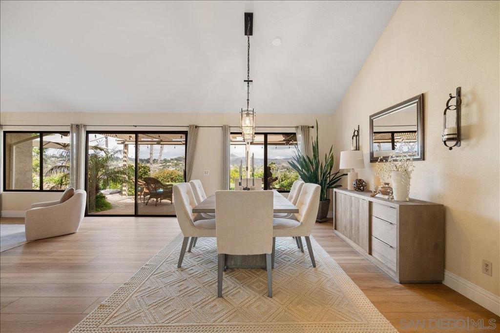 328 Montecito Gln - photo 8