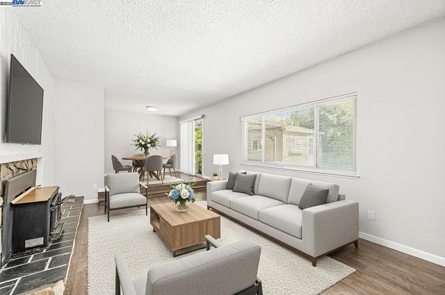 1059 Lakehurst Rd, Livermore CA: https://media.crmls.org/mediaz/dc069d07-a8e3-4d65-9348-7452400d7c4a.jpg