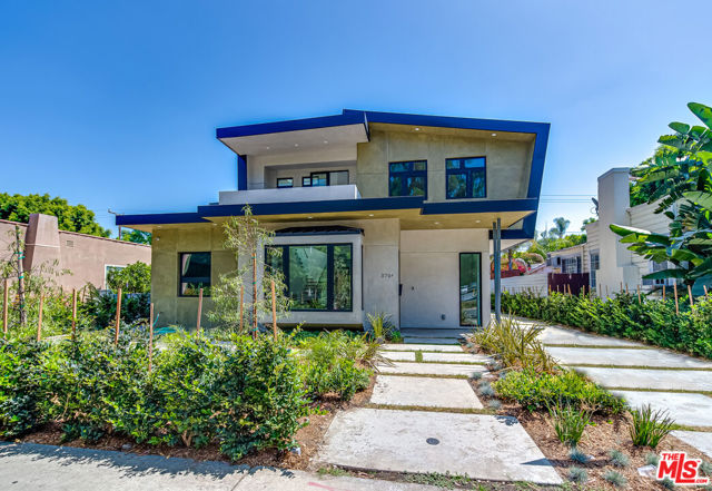 370 N San Vicente Boulevard, West Hollywood CA: https://media.crmls.org/mediaz/dc07067f-98c5-4d6f-ab8d-8a681daf7f48.jpg