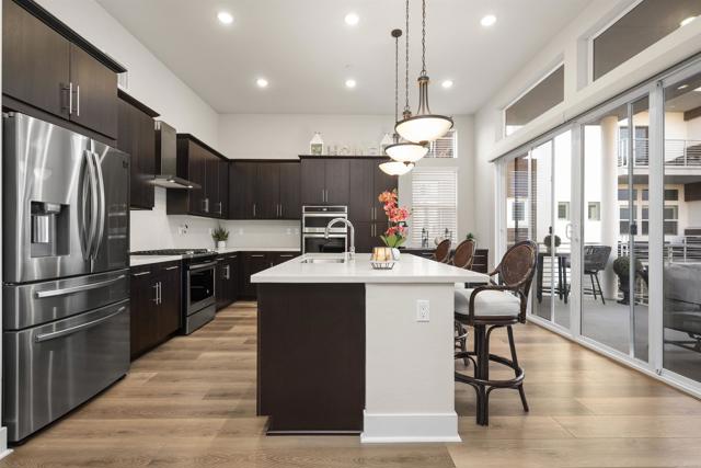 Detail Gallery Image 11 of 50 For 2049 Bravo Loop #6,  Chula Vista,  CA 91915 - 3 Beds | 3 Baths