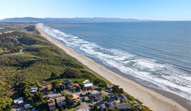 1 Gray Way, Watsonville CA: https://media.crmls.org/mediaz/dc0785a6-e8c9-4322-b0e4-d53643a95906.jpg