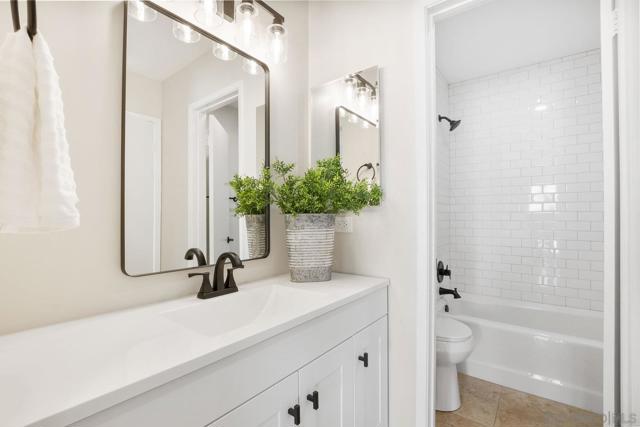 3262 Ashford St, San Diego CA: https://media.crmls.org/mediaz/dc07a24d-03bb-4496-8334-0221126780df.jpg