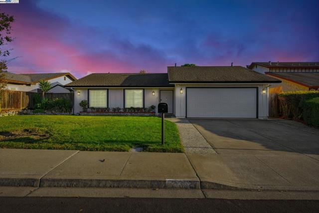 3312 San Marco Ct, Union City CA: https://media.crmls.org/mediaz/dc07e5c5-22c3-4a53-9505-63e736892a73.jpg