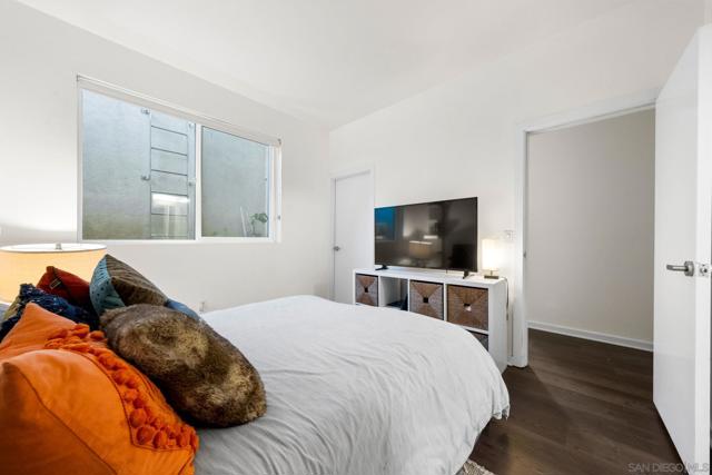 2875 B Street, San Diego CA: https://media.crmls.org/mediaz/dc0811a0-919a-4f0c-9f27-350ffd92bb95.jpg