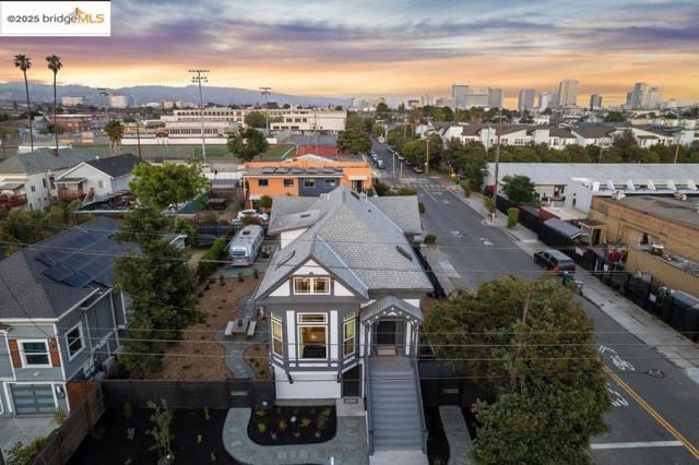 2602 Adeline St, Oakland CA: https://media.crmls.org/mediaz/dc081a02-3ce8-48b9-b241-d857118c9629.jpg