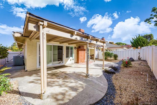 4225 Dusk Ln, Oceanside CA: https://media.crmls.org/mediaz/dc08b5e3-79a3-464d-a30c-bfe4b8a7003f.jpg