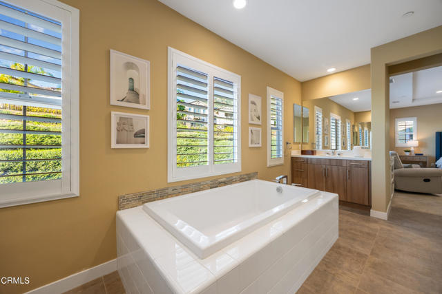 Detail Gallery Image 42 of 73 For 627 E Orange Blossom Way, Azusa,  CA 91702 - 4 Beds | 4/1 Baths