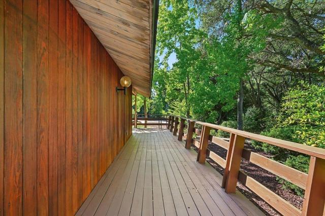 14582 Horseshoe Court, Saratoga CA: https://media.crmls.org/mediaz/dc0984b6-4c37-4331-ac1c-7a7963a04ee3.jpg