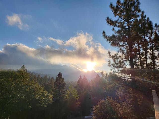 43734 Yosemite Drive, Big Bear CA: https://media.crmls.org/mediaz/dc09c382-9455-485d-9189-db443488170f.jpg
