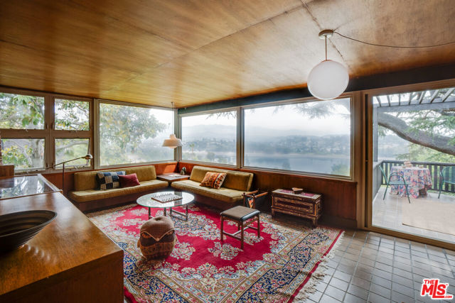 2020 Redcliff Street, Los Angeles CA: https://media.crmls.org/mediaz/dc09c6bb-a35a-49e0-9f21-8a228eeeceb5.jpg
