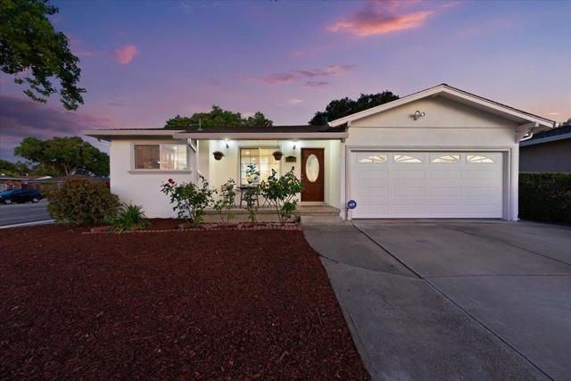 2804 Steinhart Court, Santa Clara CA: https://media.crmls.org/mediaz/dc09cf24-099f-4a3e-810f-cb32095e0701.jpg