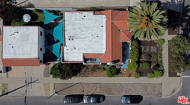 1569 S Orange Grove Avenue, Los Angeles CA: https://media.crmls.org/mediaz/dc0a2833-e753-49b1-9f35-bfd1ae6d345e.jpg