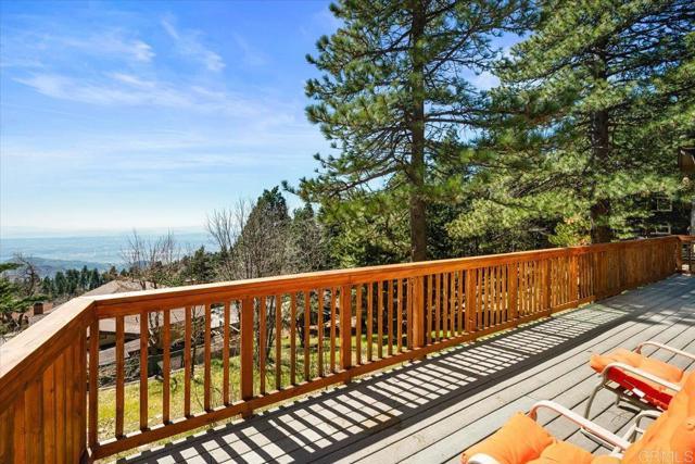 Detail Gallery Image 5 of 26 For 31111 All View Dr, Running Springs,  CA 92382 - 3 Beds | 1/1 Baths