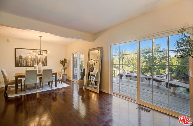 4990 Llano Drive, Woodland Hills CA: https://media.crmls.org/mediaz/dc0bf7f6-a2b1-47ca-8727-f35e7b335f9a.jpg
