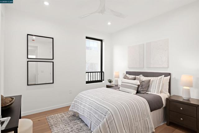 58 Vernon St, Oakland CA: https://media.crmls.org/mediaz/dc0c6b82-8a89-4d6d-a597-d27d492e87cd.jpg