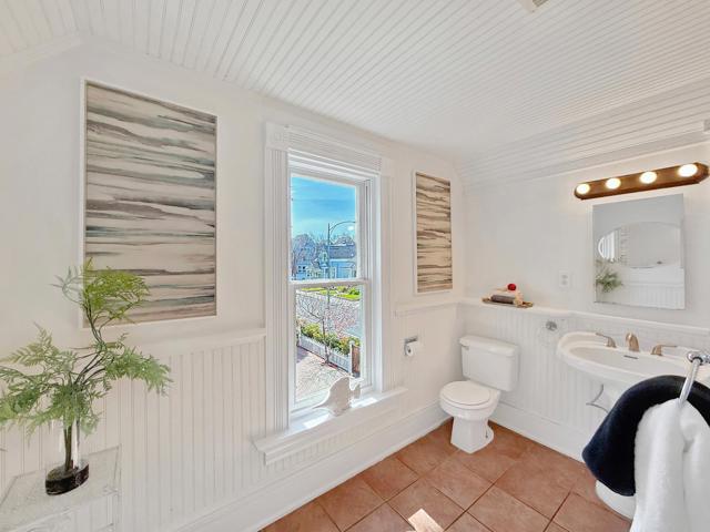 398 W San Fernando, San Jose CA: https://media.crmls.org/mediaz/dc0c7750-6857-436b-b377-b9c52633f938.jpg