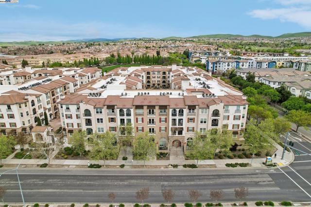 3245 Dublin Blvd, Dublin CA: https://media.crmls.org/mediaz/dc0c928a-e1ee-4fdf-8c7e-e7c4d78c127c.jpg
