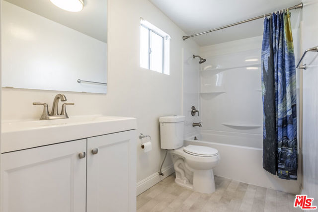 445 S Mansfield Avenue, Los Angeles CA: https://media.crmls.org/mediaz/dc0ccab8-cfb0-46a9-95df-56239ff6f8ea.jpg