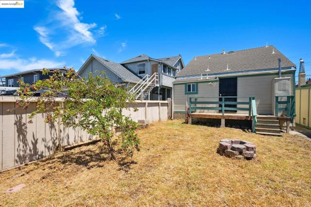 619 11th St., Richmond CA: https://media.crmls.org/mediaz/dc0dd3ce-1c0d-4e7b-87f7-5326eec4d79a.jpg
