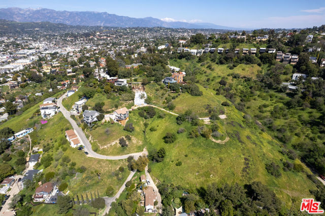3635 N The Paseo Drive, Los Angeles CA: https://media.crmls.org/mediaz/dc0de586-caa8-4922-ac3a-85784f2108f5.jpg