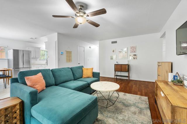 2170 Montclair St, San Diego CA: https://media.crmls.org/mediaz/dc0decde-f4db-4f03-aa79-e1f6a015c5bd.jpg