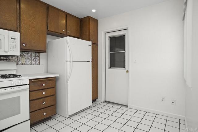Image 18 of 32 For 921 Fuchsia Lane
