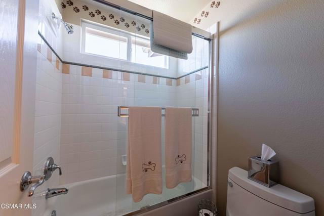 3194 Sunset Hills Boulevard, Thousand Oaks CA: https://media.crmls.org/mediaz/dc0f8254-200c-4bdc-ab8b-f57c5b1e75c9.jpg