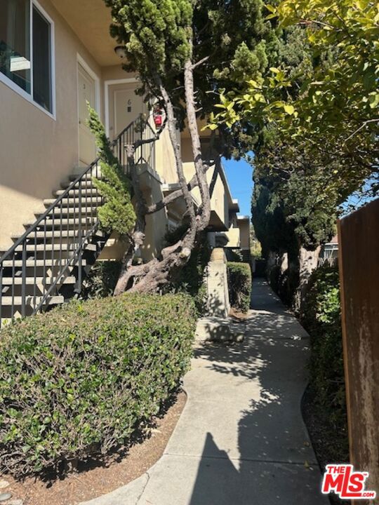 3560 S Centinela Avenue, Los Angeles CA: https://media.crmls.org/mediaz/dc0fb5c6-4c82-4313-bd2a-10e95db0b124.jpg