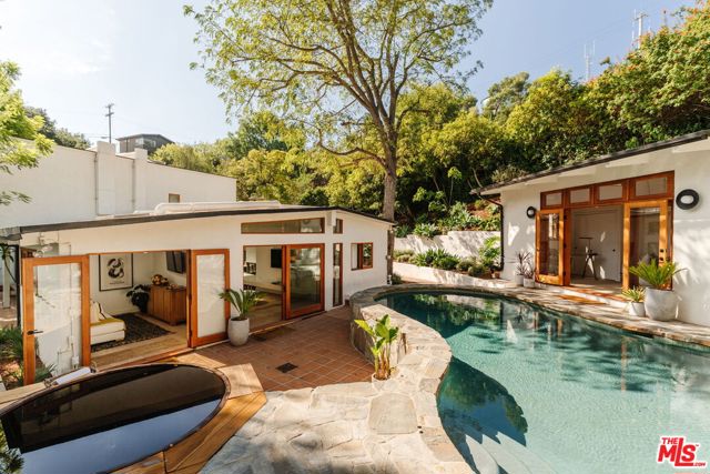 2145 Sunset Crest Drive, Los Angeles CA: https://media.crmls.org/mediaz/dc104a62-0336-4f48-aa6a-1949f8532887.jpg