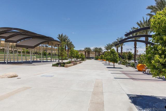 2921 Via Alta Pl, San Diego CA: https://media.crmls.org/mediaz/dc10a889-63f4-427b-90e2-46b0860a5394.jpg