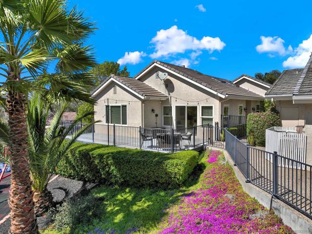 1033 1035 Summit Trl, Escondido CA: https://media.crmls.org/mediaz/dc110fdf-72aa-4ea6-842e-784777722fcd.jpg