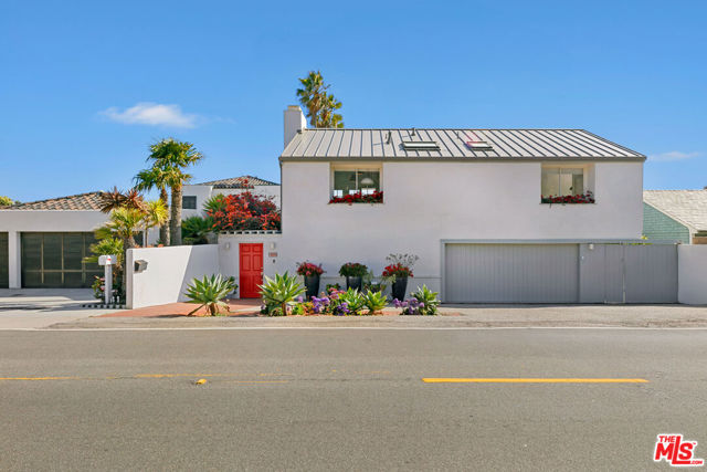 30830 Broad Beach Road, Malibu CA: https://media.crmls.org/mediaz/dc111e46-6332-426a-bf71-a934a35c7344.jpg