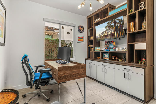 2712 Dancing Sands Drive, Palm Springs, CA 92262