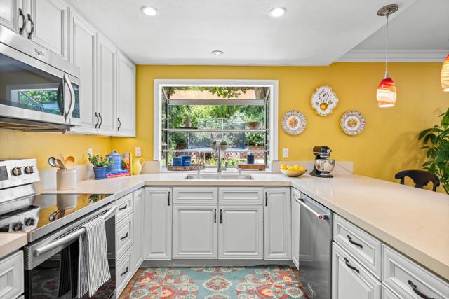2702 Jacaranda Avenue, Carlsbad CA: https://media.crmls.org/mediaz/dc118d18-48f3-45f3-9e7a-4b98940094d6.jpg