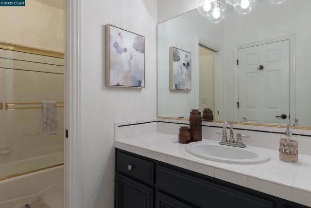 5427 Blackhawk Dr, Danville CA: https://media.crmls.org/mediaz/dc11cdc5-7ff4-40ef-bebb-45924e8e8b1e.jpg