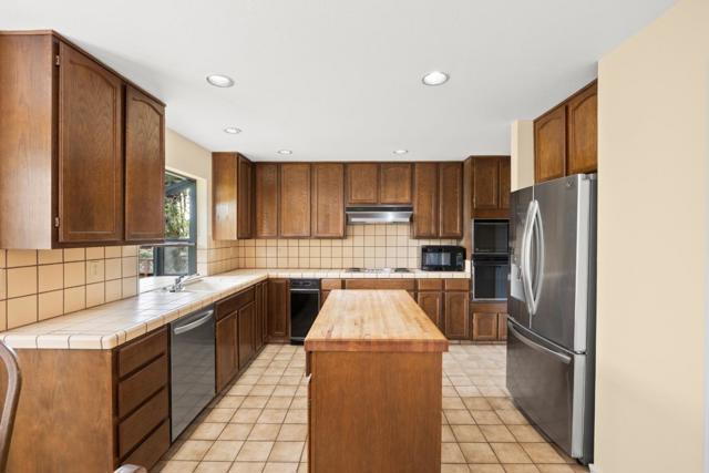 420 Greenbrier Road, Half Moon Bay CA: https://media.crmls.org/mediaz/dc1204c3-cd01-4202-b177-9cec2f4ed701.jpg