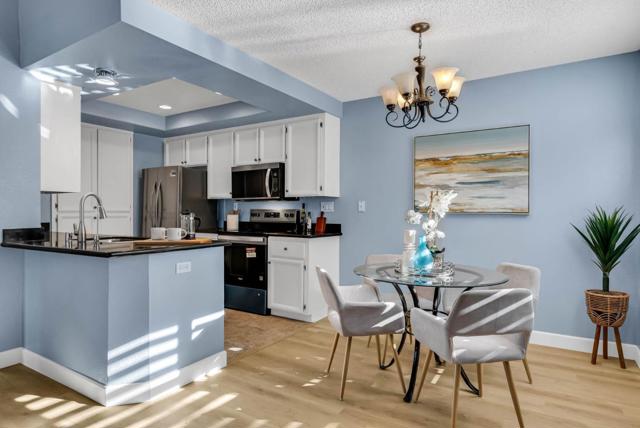 38784 Huntington Circle, Fremont CA: https://media.crmls.org/mediaz/dc132741-a88a-442b-9700-8cfbcd9e98d3.jpg