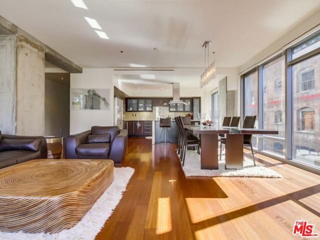 1100 S Hope Street, Los Angeles CA: https://media.crmls.org/mediaz/dc132e0c-9d4b-4110-a9bb-dfa9d31d7098.jpg